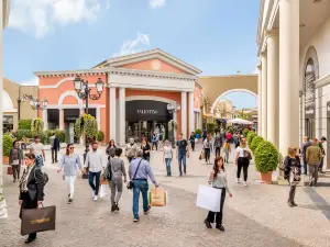 マッカーサーグレンデザイナーアウトレットカステルロマーノ