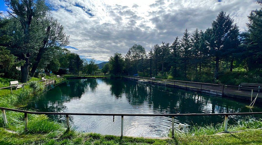 Seeping Springs Trout Lakes & RV Park