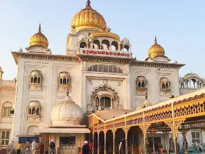 Gurudwara Sis Ganj Sahib