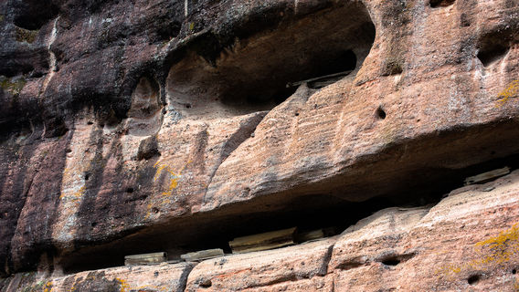 Hanging Coffin, Longhu Mountain