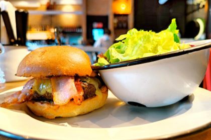 Beef & Liberty ( Shanghai Centre ) Burgers