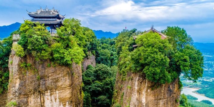 Douchuan Mountain Scenic Spot