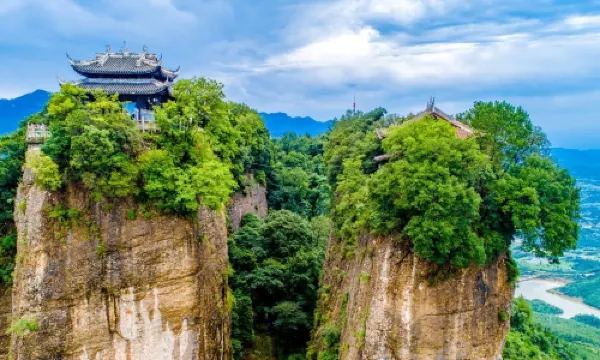 Douchuan Mountain Scenic Spot