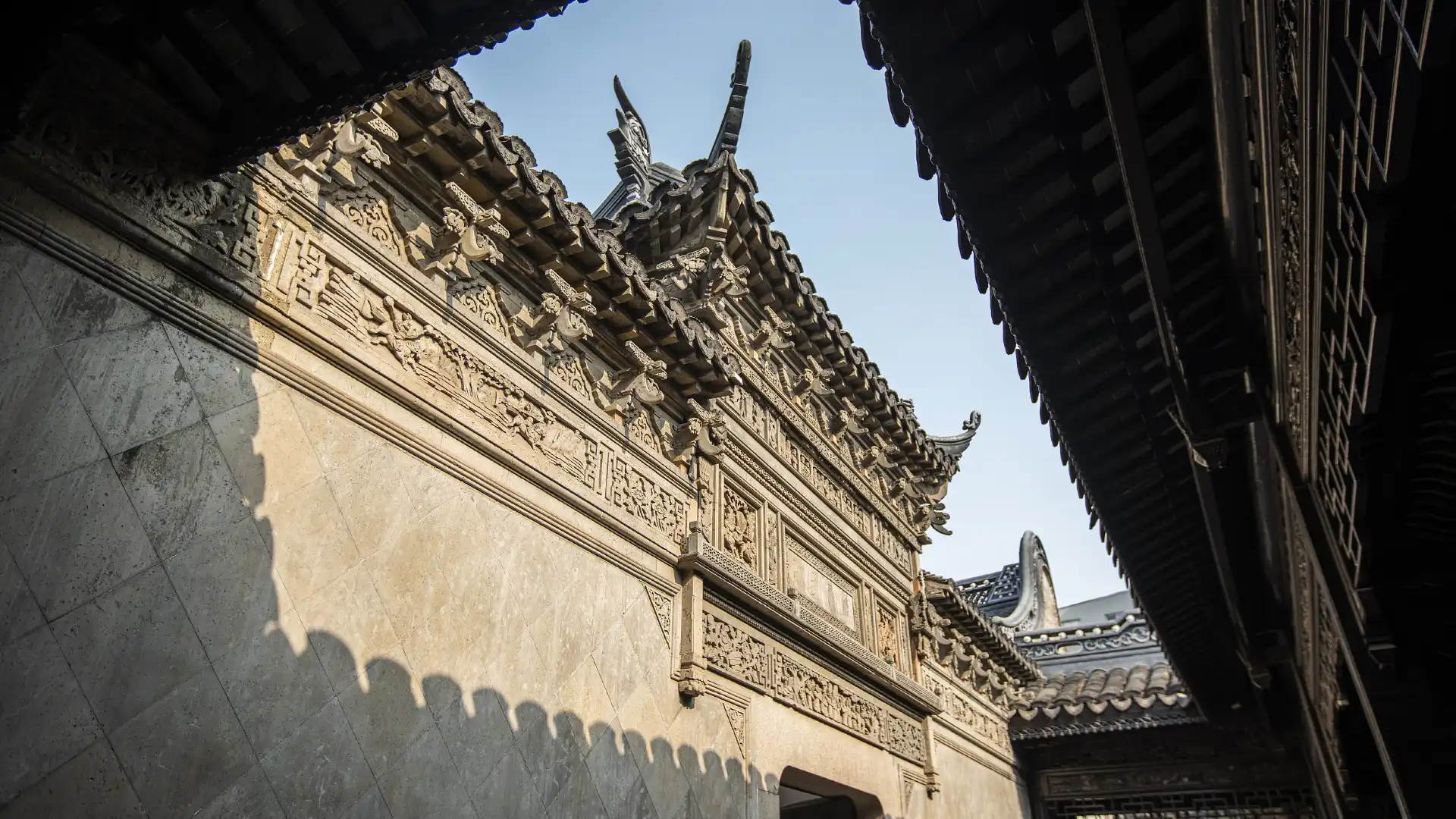 鄰近江陰市國民黨要塞司令部舊址文保所的酒店