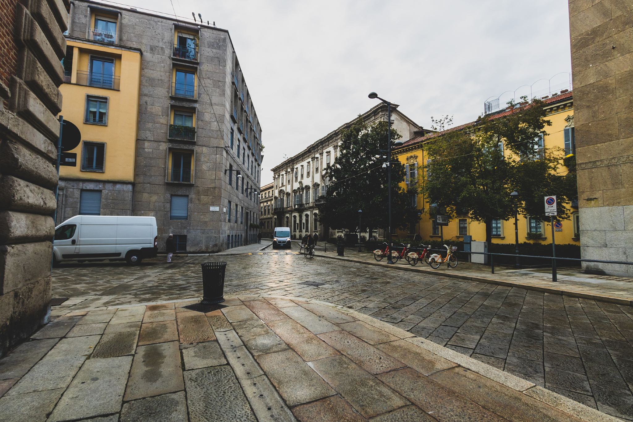 비토리오 에마누엘레 2세 갤러리아+밀라노 대성당+스칼라좌+상업 광장 당일 치기 여행