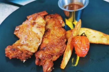 COURTYARD HOTEL/RESTAURANT/BAR