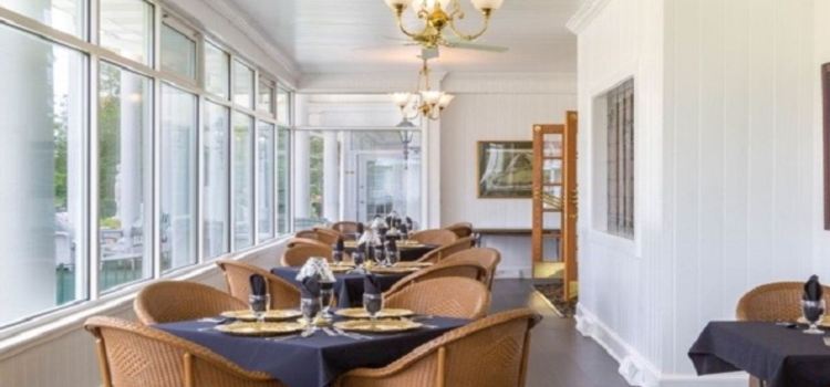 The Four Seasons Diamond Room Restaurant