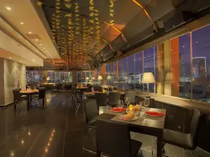 Skyline Sushi & Thai