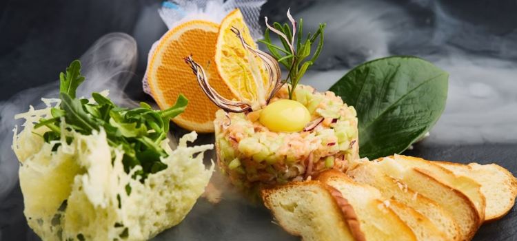 MONA Restaurant & Lounge