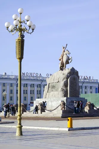 Sukhbaatar monument
