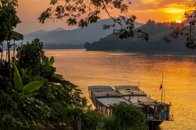 Sunset Sightseeing in Luang Prabang