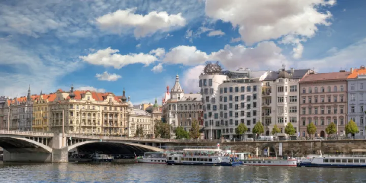 伏爾塔瓦河乘船遊