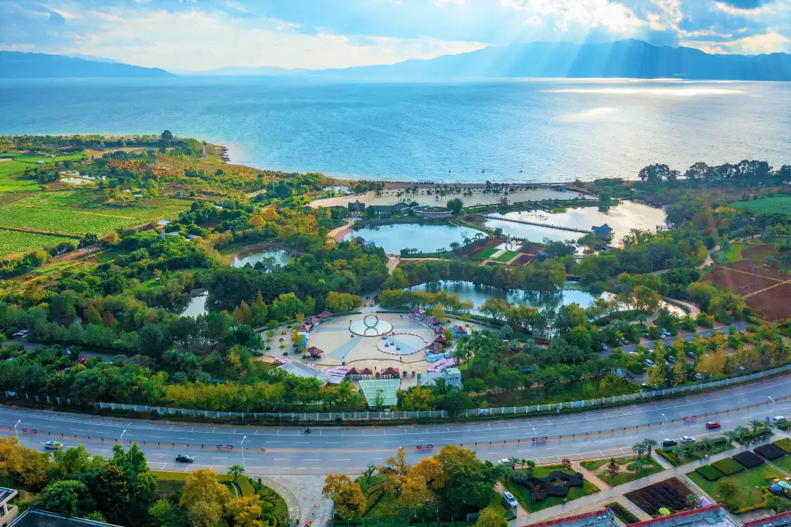 Hotels near Yueliangwan Wetland Park