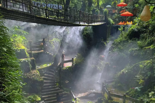 杭州西湖仙橋洞景區