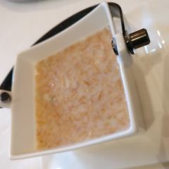 ZI YAT HEEN User Photo