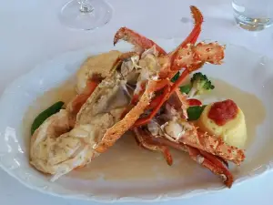 Lutece Bistro & Wine Bar
