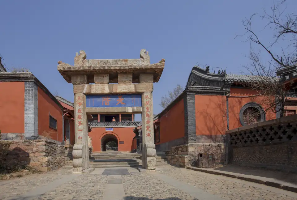 2_Red Gate Palace