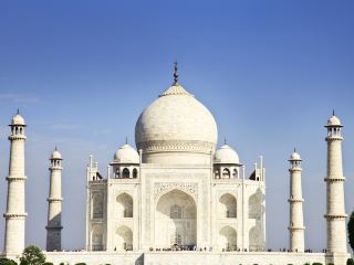Best hotels near Taj Mahal