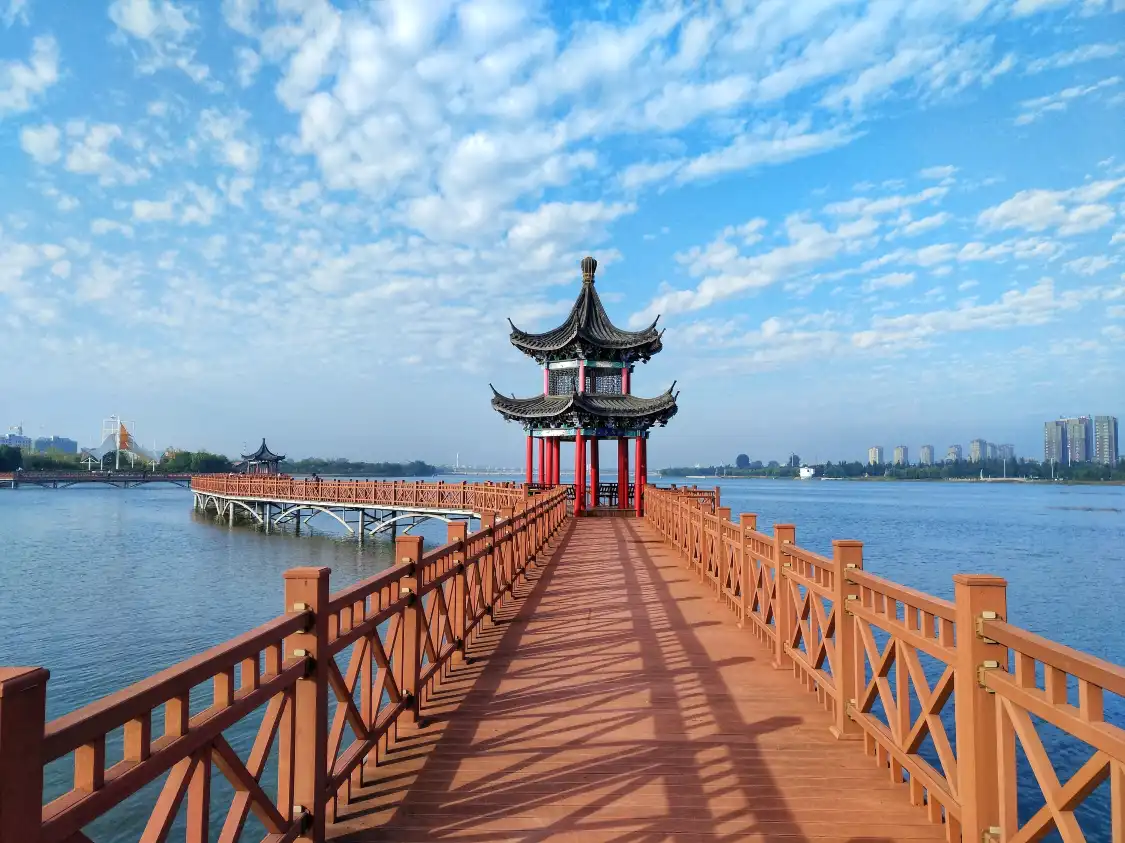 Hotels near Shuhe Wetland Park