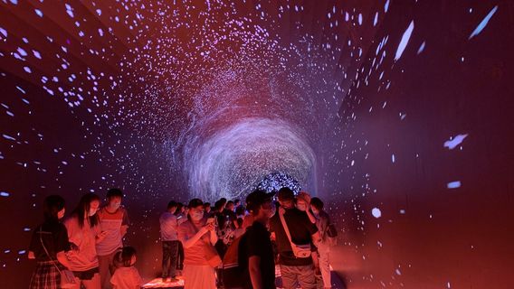 Menghuan Qiandao Lake · Time Tunnel