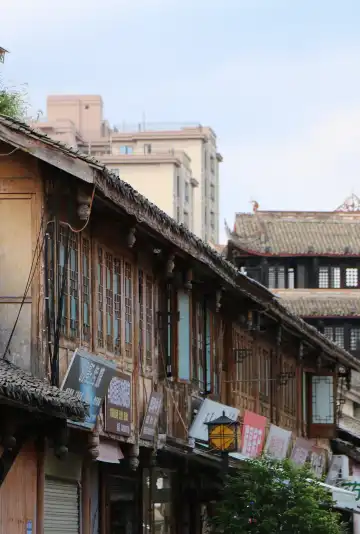 鄰近臨邛古城的酒店