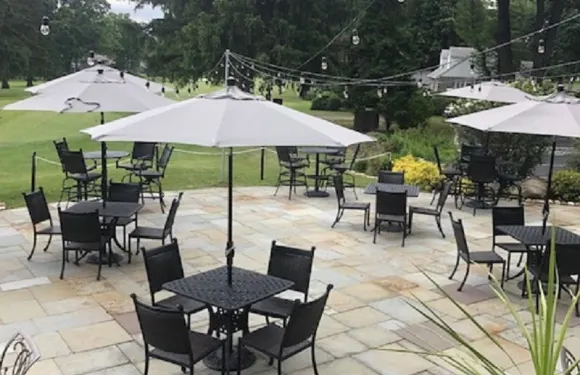 Lakeside Grille & Bar