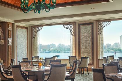 مطعم زيتوني