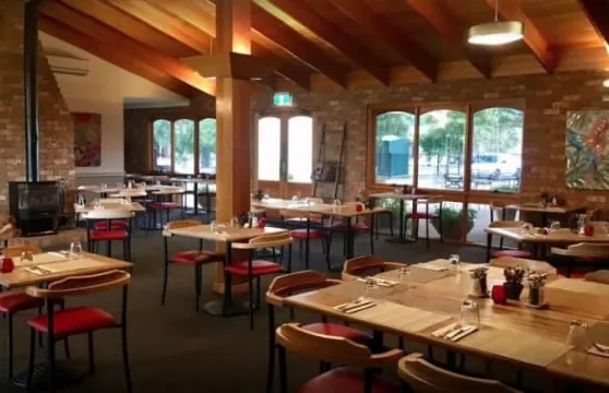 Clancy's Restaurant & Overflow Bar