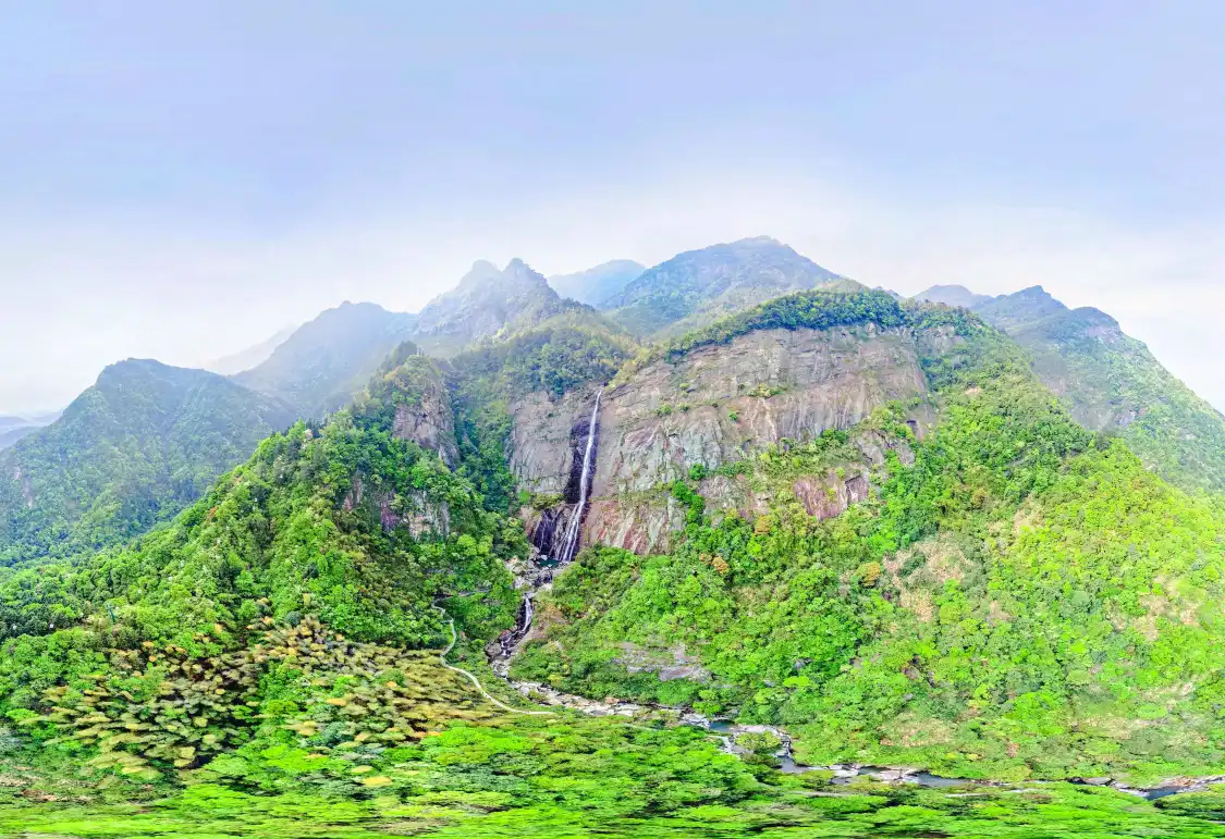 秀峰周辺のホテル