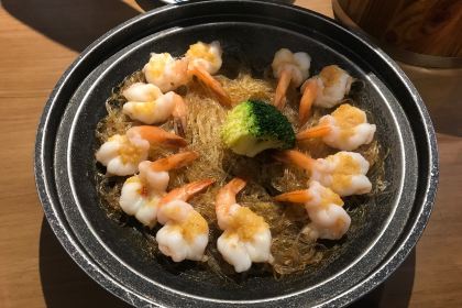 帅巴人东西子田园饭庄