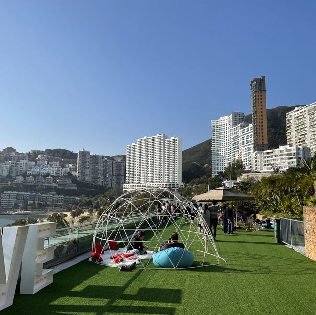 入去淺水灣呢個年宵市集chill下咯
