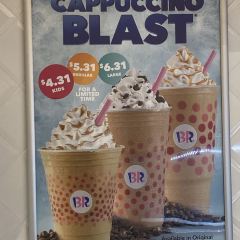 Baskin Robbins and Kernels Popcorn 여행 사진