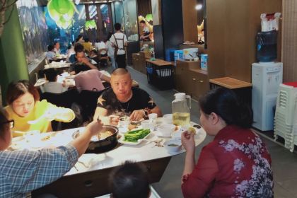 藕然间(西街店)