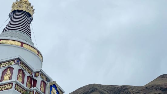 居里夫人住过的寺庙，实际是个藏传格鲁派黄教寺庙，寺不大，但是