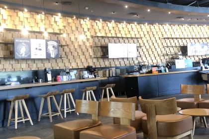 星巴克(隆生廣場店)