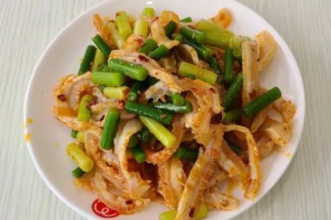 FACE TO THE NOODLES