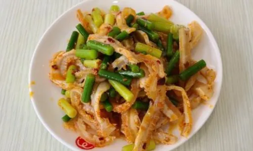 FACE TO THE NOODLES