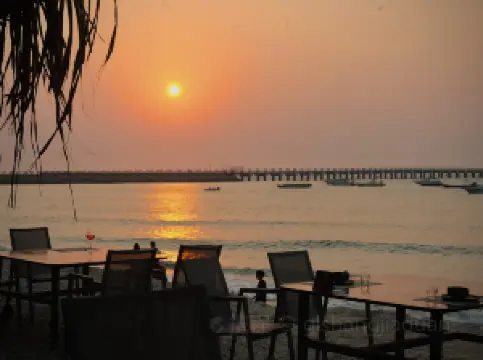 长风民宿(涠洲岛海景木屋店)·长风落日海景餐厅