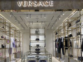 VERSACE（韩际新世界免税店）