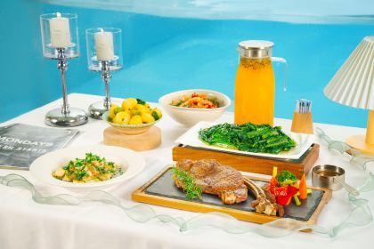 MONET GARDEN POOL RESTAURANT