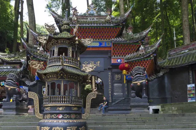 Taoist Culture Experiences in Dujiangyan