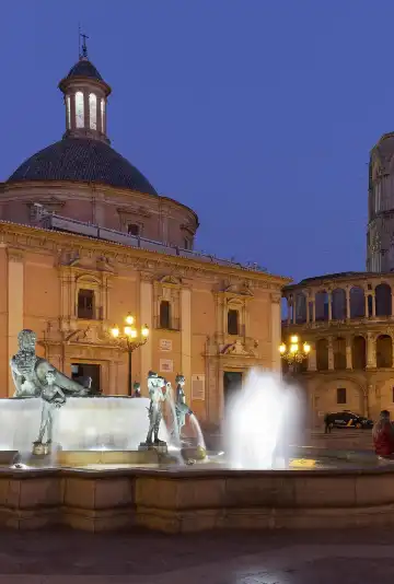 鄰近瓦倫西亞聖女廣場的酒店