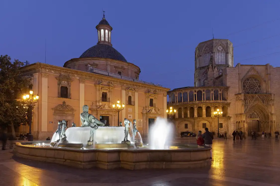 Hotels near Queen's square