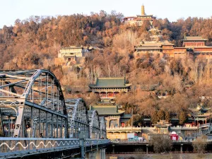 백탑산(바이타산) 공원
