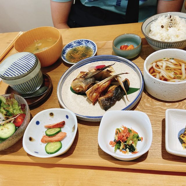 【美食】元朗木系Cafe 兒童飯團定食