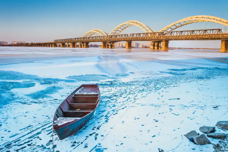 Hotels near Songhua River Railway Bridge