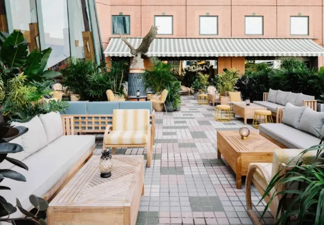 【寵物酒店邊間好？】2026人寵不分離，盤點那些寵物友好酒店:香港13間寵物酒店 Staycation 推介🐶+住宿餐飲優惠