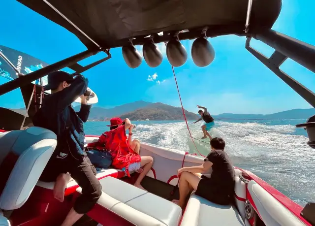 Wakesurfing in Shenzhen