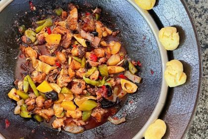 梁三哥鸡肉·源于一九九六年(青城山店)