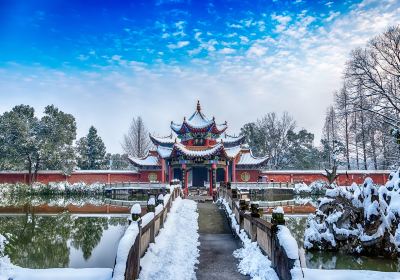 夾山寺村